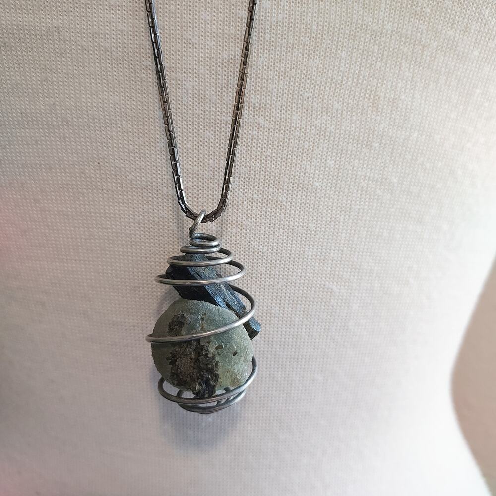 Olivine Stone Wraped Pendant Necklace